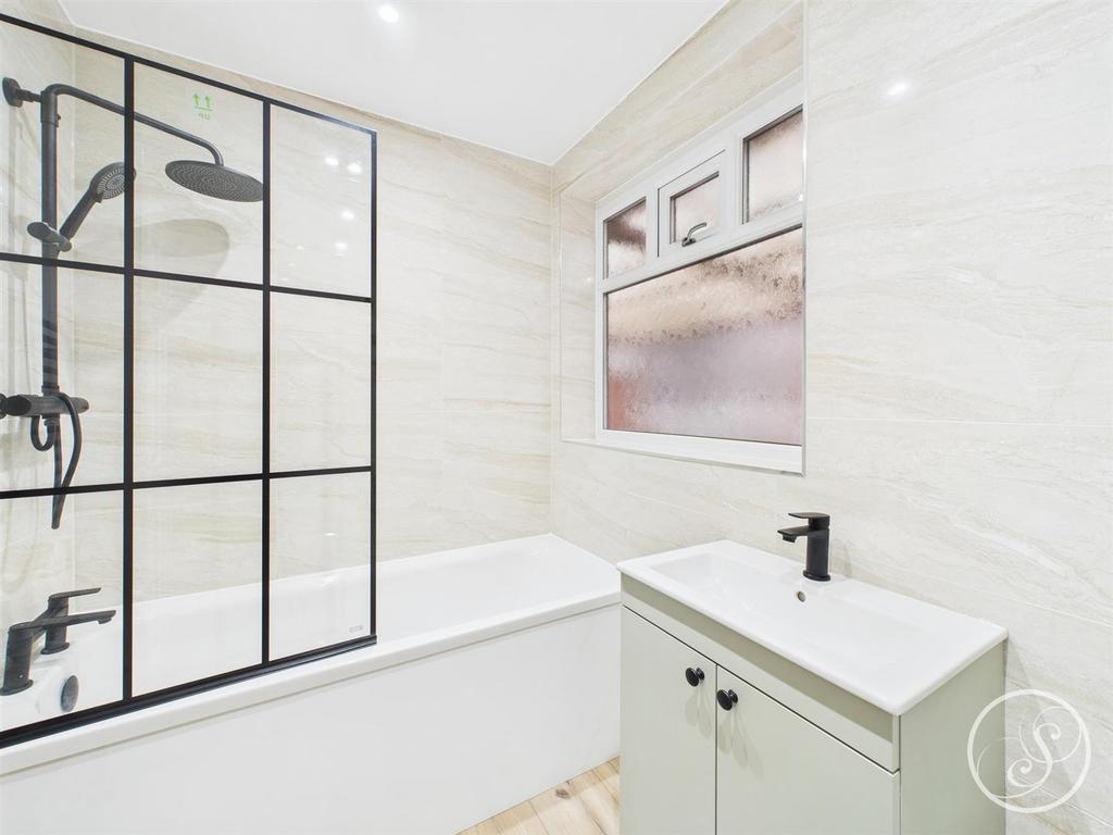 CAM02071 G0-PR0738-STILL005.jpg