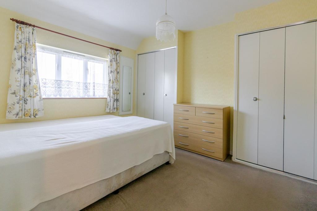 Bedroom 1 (2)