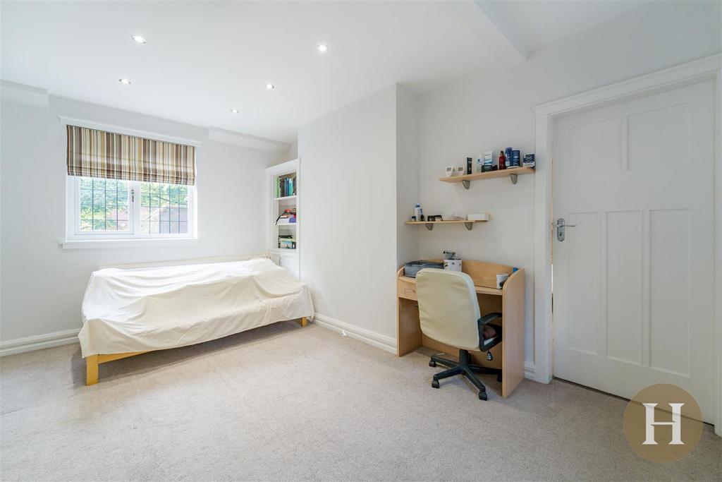 Hadleigh Estate Agents-76.jpg