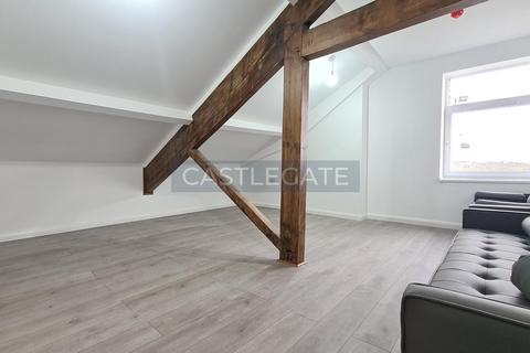 2 bedroom ground floor flat to rent, Market Place, Huddersfield Town Centre, HD1