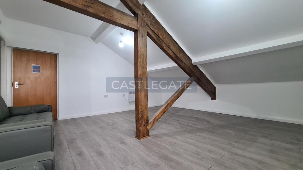 Flat 8, 27 Market Place, Huddersfield, HD1 2 AA (8)