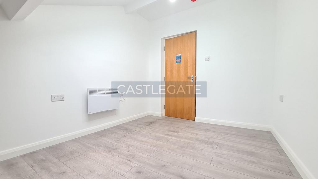 Flat 8, 27 Market Place, Huddersfield, HD1 2 AA (11