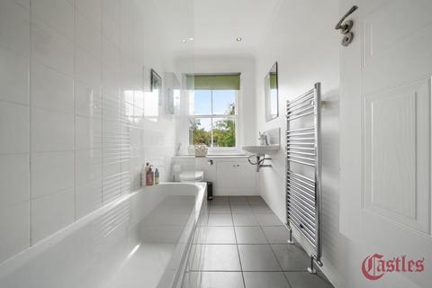 2 bedroom flat to rent, Crouch Hall Road , Crouch End, N8
