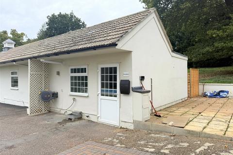 undefined, Skyfield Manor, West End Lane, Essendon, Hertfordshire, AL9