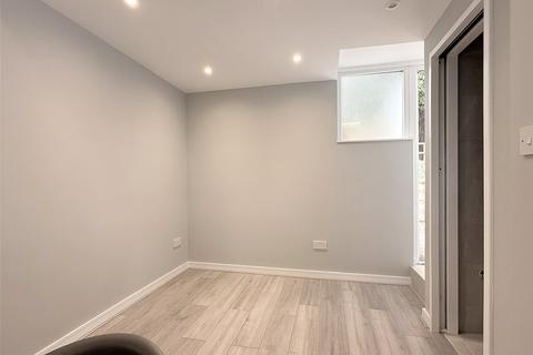 undefined, Skyfield Manor, West End Lane, Essendon, Hertfordshire, AL9