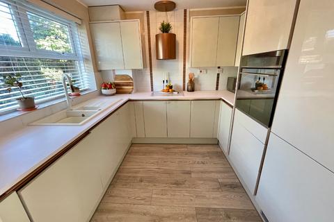 3 bedroom semi-detached house for sale, Witley Green, Luton, Bedfordshire, LU2 8TR