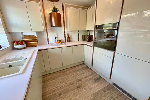 3 bedroom semi-detached house for sale, Witley Green, Luton, Bedfordshire, LU2 8TR