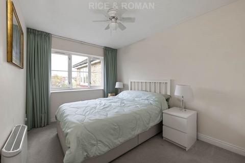 20 Camel Grove, Kingston Upon Thames, KT2 5GR
