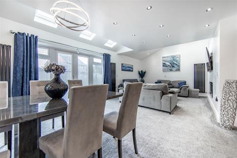 2 Alwin Grove, Dinnington, Newcastle Upon Tyne, NE13 7FF