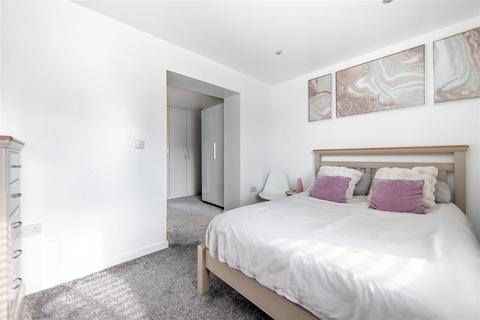 2 Alwin Grove, Dinnington, Newcastle Upon Tyne, NE13 7FF
