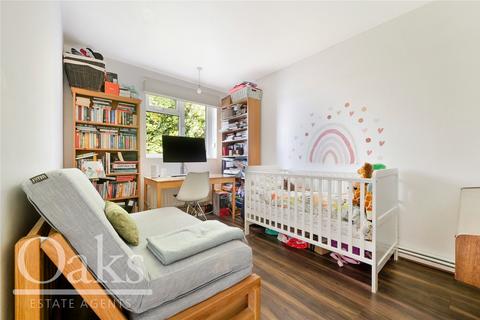 17 Windsor Close, London, SE27 9LU