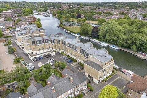 undefined, Regents Riverside