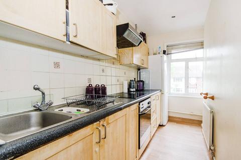 3 bedroom flat to rent, Lower Boston Road, Hanwell, London, W7