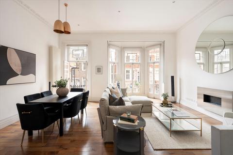 3 bedroom flat for sale, Green Street, London, W1K