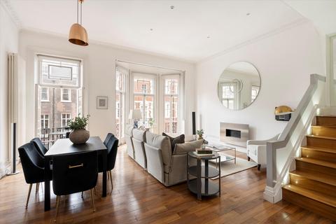 3 bedroom flat for sale, Green Street, London, W1K