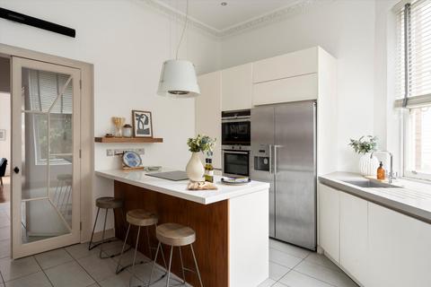 3 bedroom flat for sale, Green Street, London, W1K