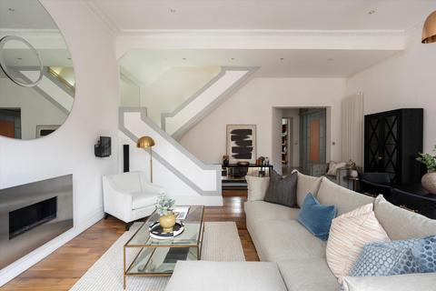 3 bedroom flat for sale, Green Street, London, W1K