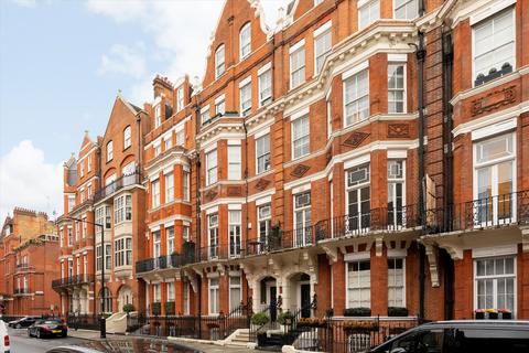 undefined, Green Street, London, W1K