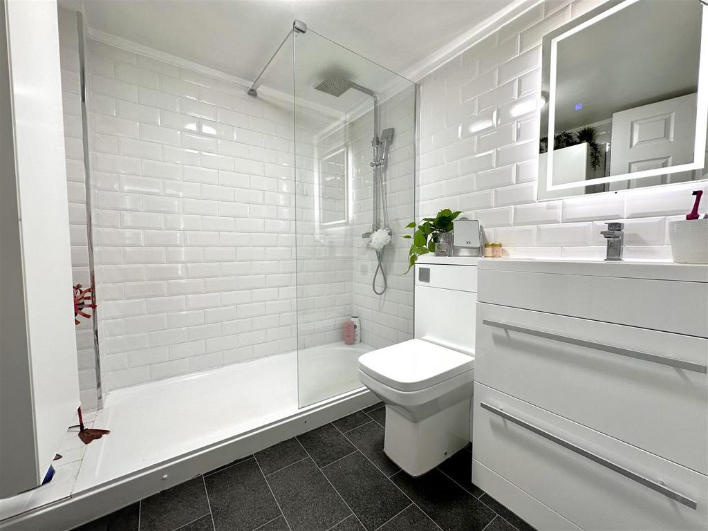 Contemporary Shower Room 386