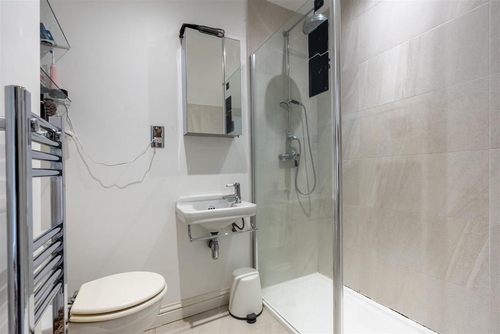 Master en suite shower room