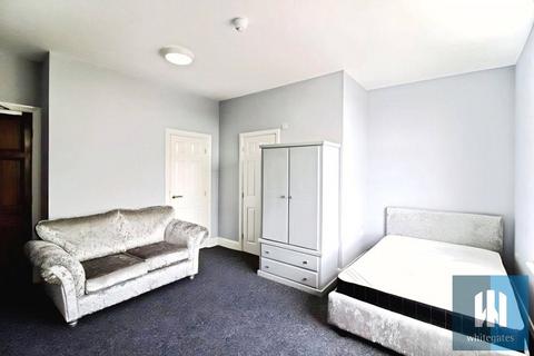 undefined, New North Road, Huddersfield, HD1