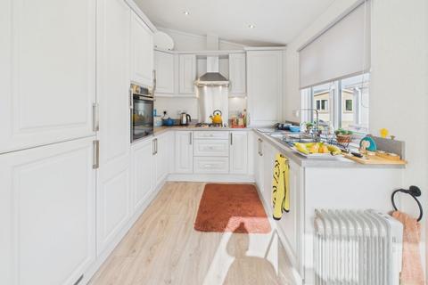 undefined, Lea Villa