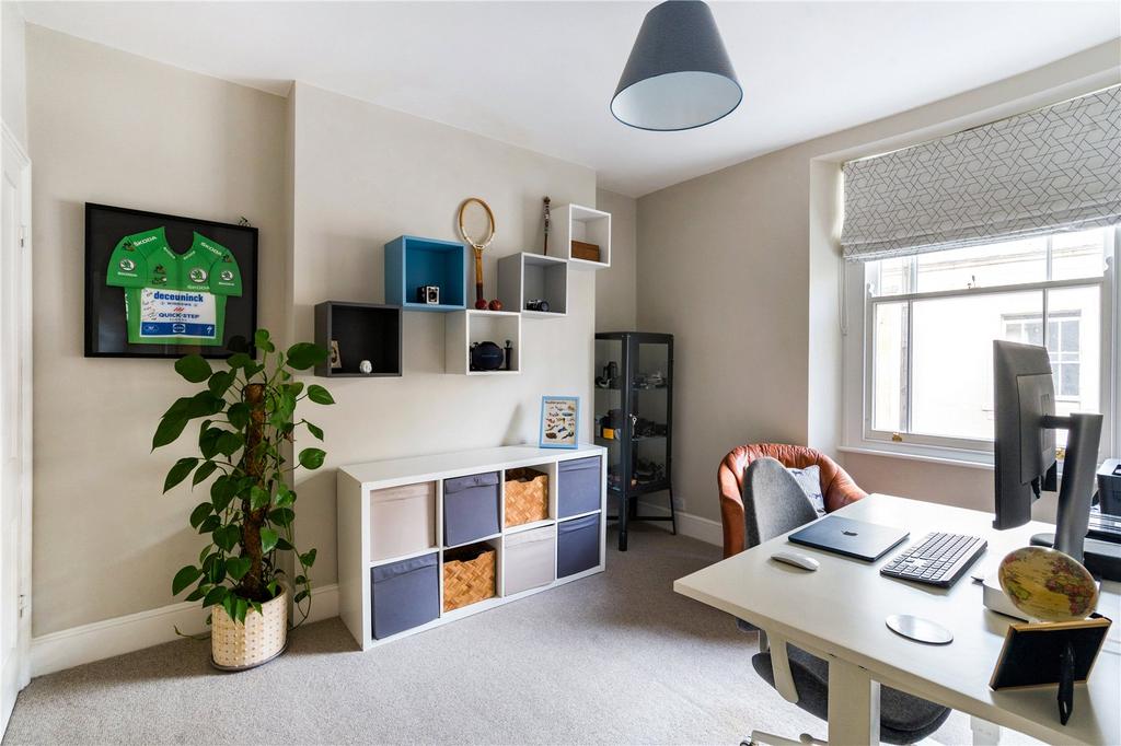 Bedroom 3/Study