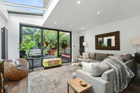 undefined, Dresden Road  Whitehall Park N19 3BD