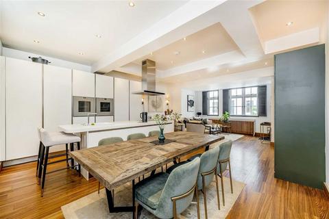 6 Anchor Mews, London, SW12 9PQ
