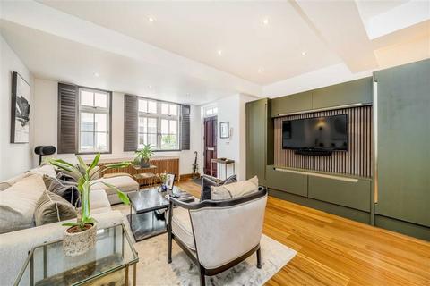 6 Anchor Mews, London, SW12 9PQ