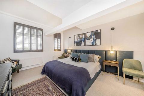 6 Anchor Mews, London, SW12 9PQ
