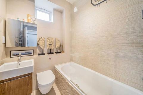 6 Anchor Mews, London, SW12 9PQ