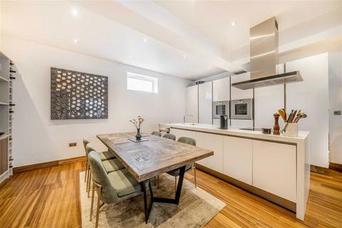 6 Anchor Mews, London, SW12 9PQ