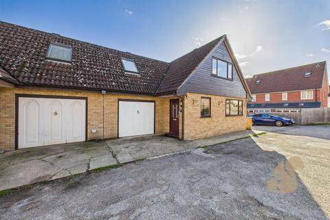 undefined, Moulton Close, Sudbury
