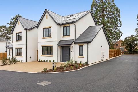 undefined, Cleevelands Drive, Cheltenham, GL50 4QD