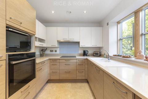 2 bedroom retirement property for sale, Oatlands Drive, Weybridge KT13