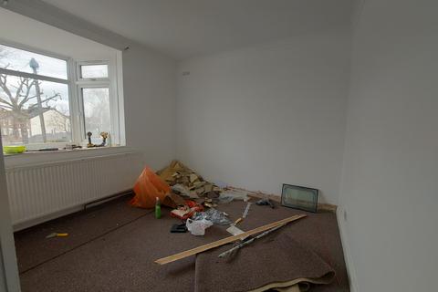3 bedroom end of terrace house to rent, Hornchurch, Essex, RM11