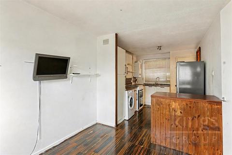 3 bedroom maisonette for sale, Roman Way, Enfield