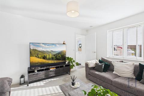 3 bedroom semi-detached house for sale, Hallam Drive, Radcliffe-On-Trent, Nottingham