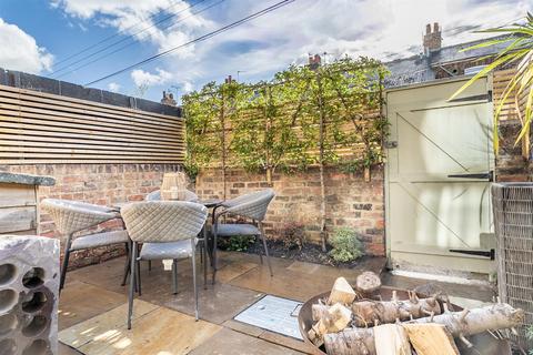3 bedroom townhouse for sale, Lower Darnborough Street, York YO23