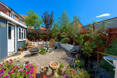2 bedroom semi-detached house for sale, Bonaire Grange, Bletchley, Milton Keynes, MK3