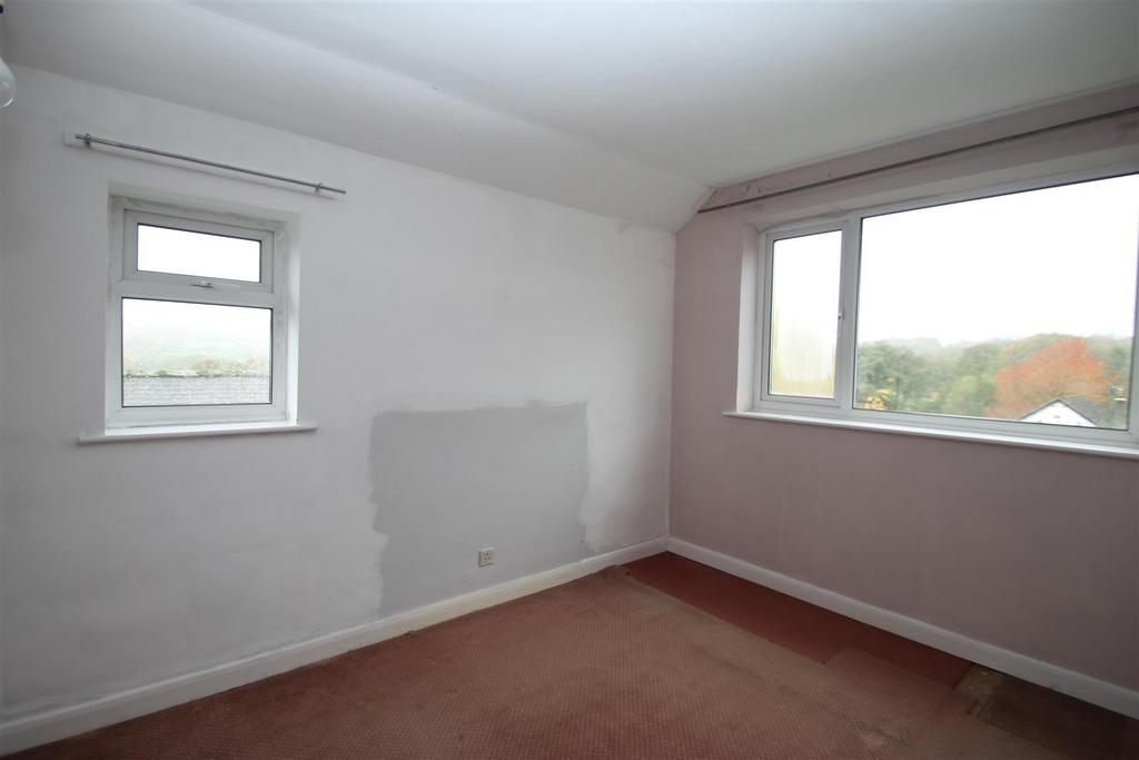 Bedroom 2.JPG