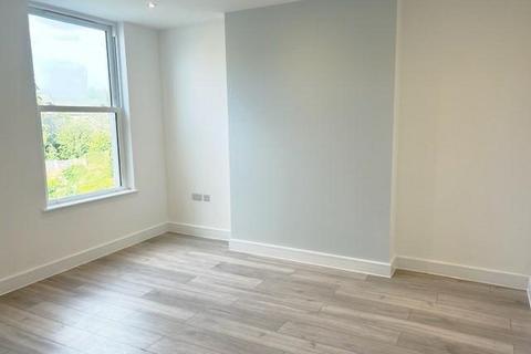 Studio to rent, Mount View Road, Crouch End, N4