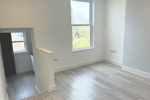 Studio to rent, Mount View Road, Crouch End, N4