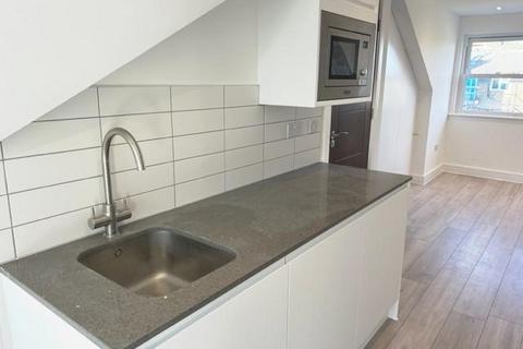 Studio to rent, Mount View Road, Crouch End, N4