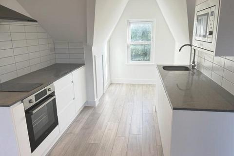 Studio to rent, Mount View Road, Crouch End, N4