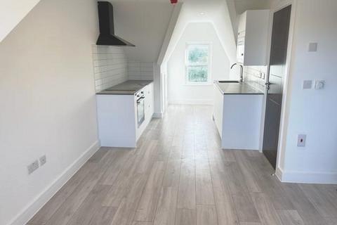 Studio to rent, Mount View Road, Crouch End, N4
