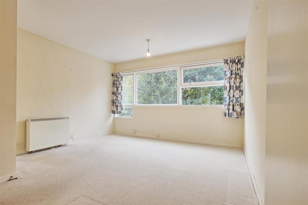 Bedroom 1.jpg