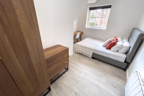 5 bedroom flat to rent, Colquitt Street, L1 4DE,