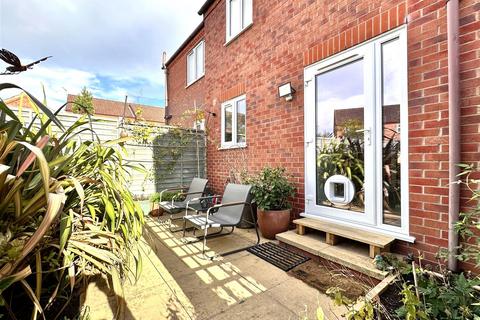 undefined, Cannon Close, Coddington, Newark